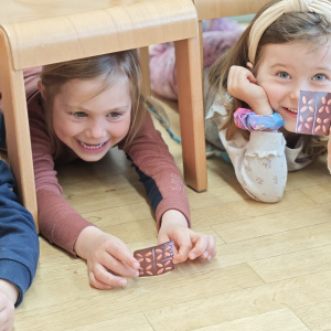 31_Raum_Lagebeziehungen_unten-neben-vor-auf